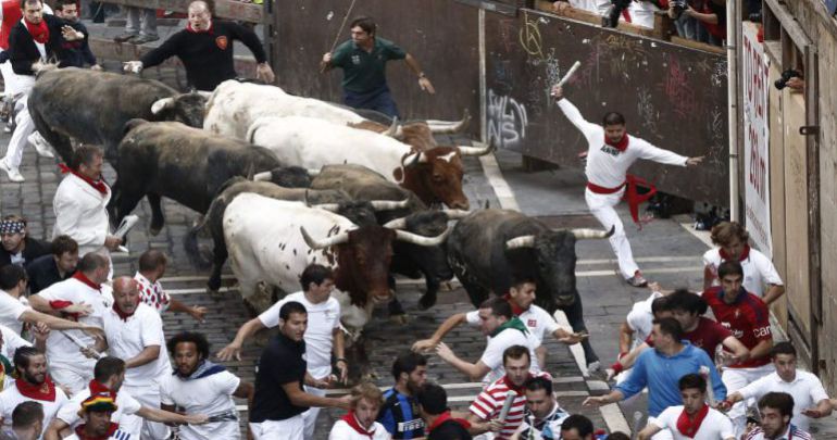 Cada año, miles de castellano-manchegos acuden a Pamplona para disfrutar de los sanfermines Cada año, miles de castellano-manchegos acuden a Pamplona para disfrutar de los sanfermines