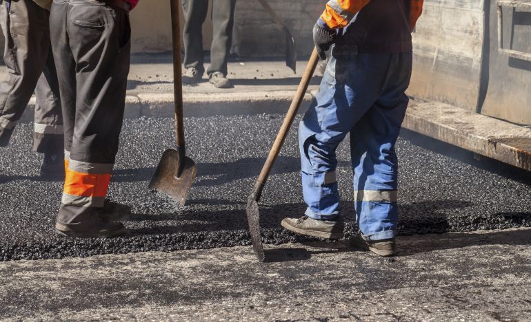 El ayuntamiento pavimentará varias calles del Polígono de Campollano El ayuntamiento pavimentará varias calles del Polígono de Campollano