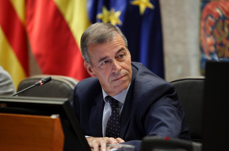 Antonio Cosculluela, en su asiento de presidente de las Cortes de Aragón. Antonio Cosculluela, en su asiento de presidente de las Cortes de Aragón.