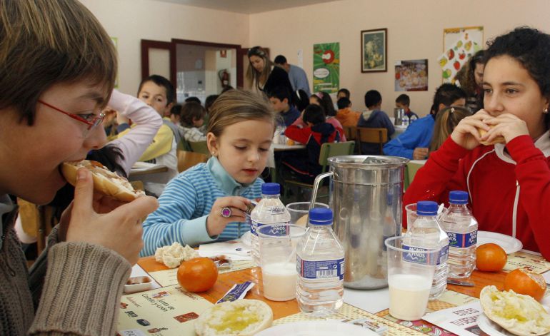 230 niños comen este verano gracias a los comedores escolares ... 230 niños comen este verano gracias a los comedores escolares ...