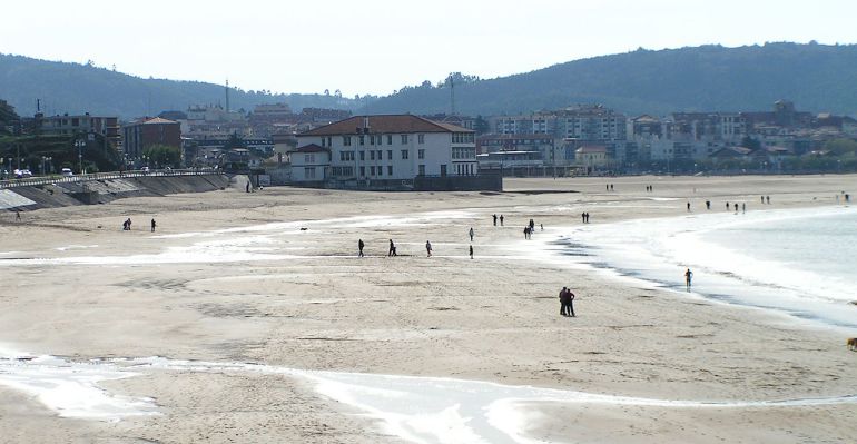 Fallece un pescador en Gorliz tras ser arrastrado por una ola Fallece un pescador en Gorliz tras ser arrastrado por una ola