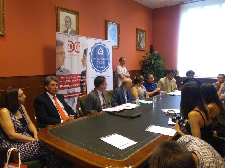 Presentación del lanzamiento del Sello de Calidad en la Cámara de Comercio. Presentación del lanzamiento del Sello de Calidad en la Cámara de Comercio.
