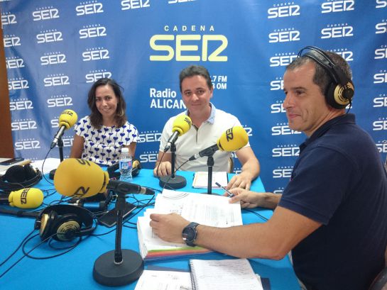 La abogada Marta Villén y el inspector de policía, José Miguel Serna, en Hoy por Hoy Alicante La abogada Marta Villén y el inspector de policía, José Miguel Serna, en Hoy por Hoy Alicante