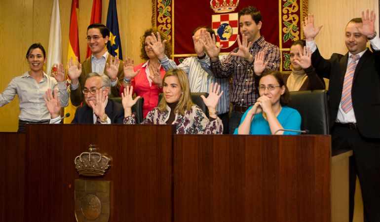 Los ediles del PP de Pinto durante la pasada legislatura mostrando su limpieza ante la corrupción Los ediles del PP de Pinto durante la pasada legislatura mostrando su limpieza ante la corrupción