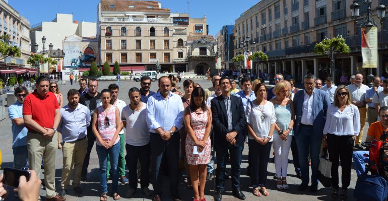 Silencio contra la barbarie Silencio contra la barbarie