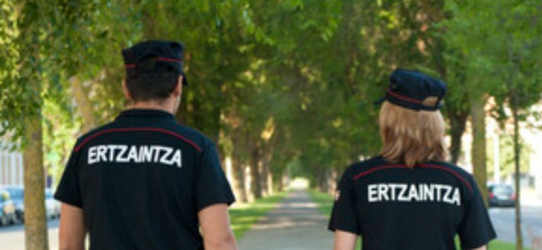 Ertzaintza y policías locales activan un plan especial en fiestas Ertzaintza y policías locales activan un plan especial en fiestas