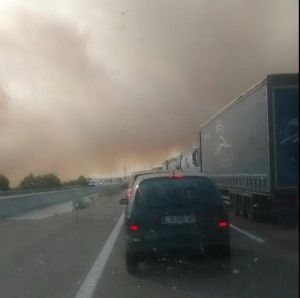Imatge de l'incendi de Pallerols des de l'Autovia A-2. Imatge de l'incendi de Pallerols des de l'Autovia A-2.