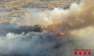 Imatge aèria de les 19.00 hores de l'incendi de Palleroles, a la Segarra Imatge aèria de les 19.00 hores de l'incendi de Palleroles, a la Segarra