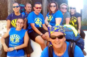 El caminante Pepe Tonda junto a su hija, su esposa y sus amigos en el camino que finalizó en Fisterra, El caminante Pepe Tonda junto a su hija, su esposa y sus amigos en el camino que finalizó en Fisterra,