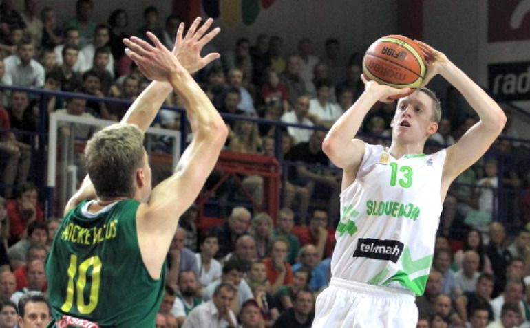 Bilbao Basket ficha a Miha Lapornik Bilbao Basket ficha a Miha Lapornik