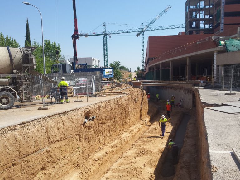 Túnel de servicios que comunicará el hospital nuevo y el viejo Túnel de servicios que comunicará el hospital nuevo y el viejo