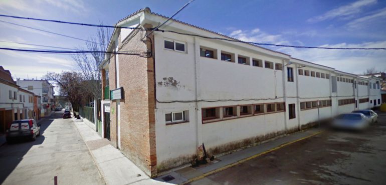 El colegio 'Nuestra Señora de la Encarnación' de Peal de Becerro en el que se realizarán las obras El colegio 'Nuestra Señora de la Encarnación' de Peal de Becerro en el que se realizarán las obras