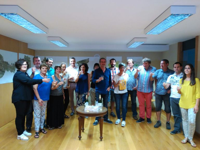 Al margen de la polémica, toda la corporación tafallesa brinda por las próximas fiestas Al margen de la polémica, toda la corporación tafallesa brinda por las próximas fiestas