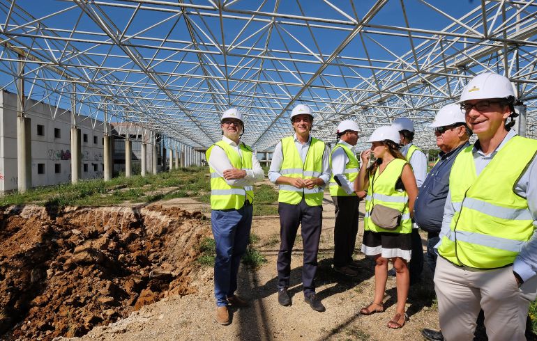 El alcalde visita el inicio de las obras de las cocheras del TUS El alcalde visita el inicio de las obras de las cocheras del TUS
