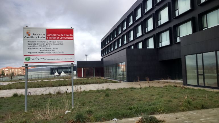 Fachada trasera de la nueva residencia juvenil "Arturo Duperier" Fachada trasera de la nueva residencia juvenil "Arturo Duperier"