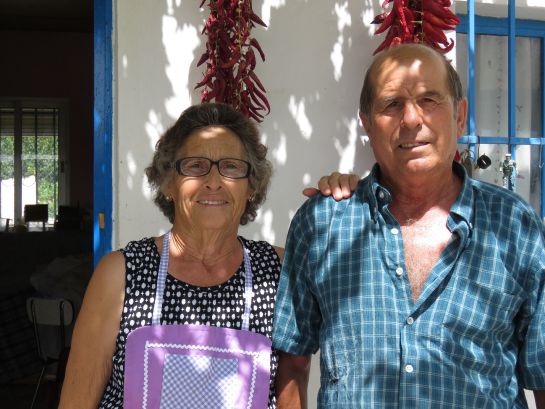 Teresa Ruiz Molina y Ramón Moñíz , un ejemplo entre los hortelanos de Cabra Teresa Ruiz Molina y Ramón Moñíz , un ejemplo entre los hortelanos de Cabra