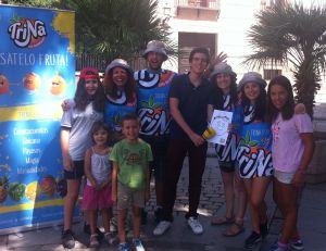 Pablo con los participantes de la yincana Pablo con los participantes de la yincana