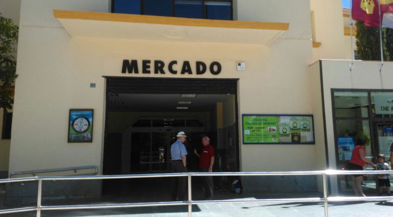 Puerta de entrada principal del Mercado de Abastos de Puertollano Puerta de entrada principal del Mercado de Abastos de Puertollano