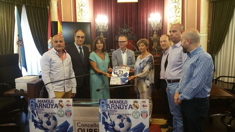 Este sábado 27 de agosto, en el campo de municipal de O Seixo, se disputará la octava edición del Memorial Manolo Arnoia, de fútbol juvenil. Este sábado 27 de agosto, en el campo de municipal de O Seixo, se disputará la octava edición del Memorial Manolo Arnoia, de fútbol juvenil.