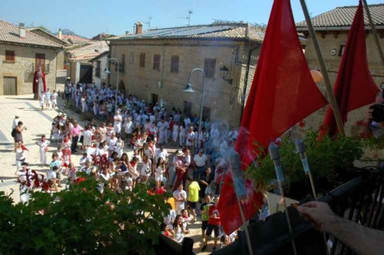 Cohete de fiestas en Barásoain Cohete de fiestas en Barásoain