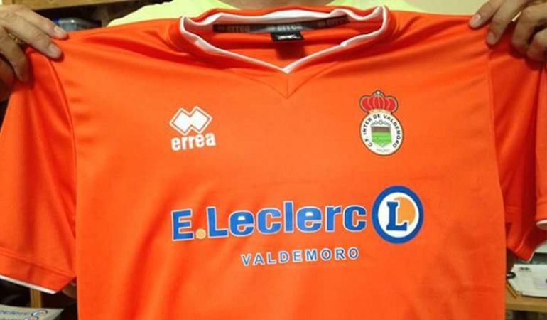 Equipación del club denunciante Equipación del club denunciante