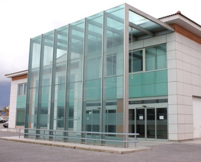 La Comunidad adjudica 55.000 euros al Hospital privado 'Los Madroños' para formación de personales médicos en ecografía La Comunidad adjudica 55.000 euros al Hospital privado 'Los Madroños' para formación de personales médicos en ecografía