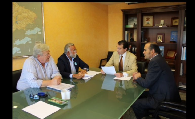 Jaime Ramos y el presidente de la CHT se han reunido para tratar las necesidades del Tajo y Alberche Jaime Ramos y el presidente de la CHT se han reunido para tratar las necesidades del Tajo y Alberche