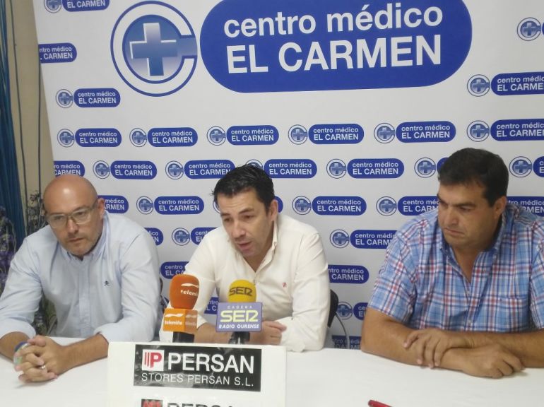 El nuevo presidente del COB, Camilo Álvarez, primero por la derecha, en rueda de prensa, hace unos días,cuando Gonzalo García, era renovado como entrenador del COB El nuevo presidente del COB, Camilo Álvarez, primero por la derecha, en rueda de prensa, hace unos días,cuando Gonzalo García, era renovado como entrenador del COB