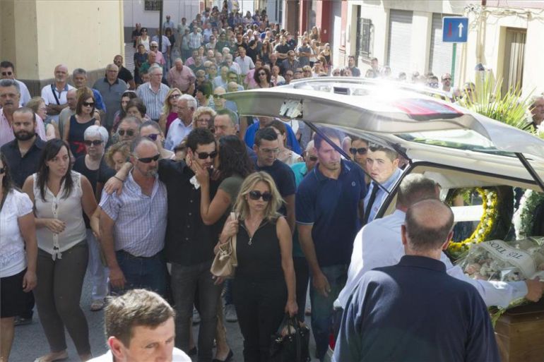 Momento del sepelio de Ana Huete. Momento del sepelio de Ana Huete.