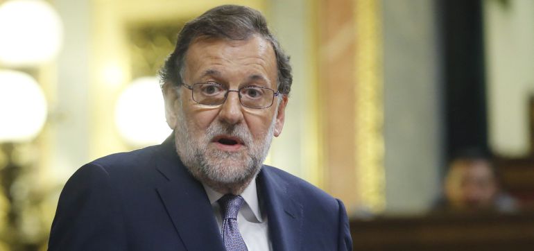 El presidente del Gobierno en funciones, Mariano Rajoy, en la segunda jornada del debate de su investidura. El presidente del Gobierno en funciones, Mariano Rajoy, en la segunda jornada del debate de su investidura.