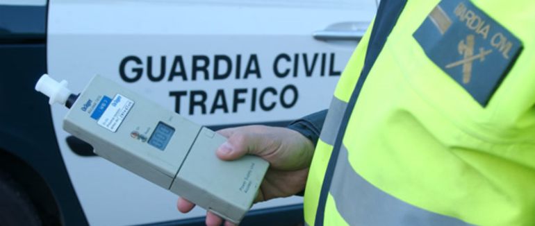 Detenido un camionero que arrojó una tasa de alcoholemia nueve veces superior a la permitida Detenido un camionero que arrojó una tasa de alcoholemia nueve veces superior a la permitida