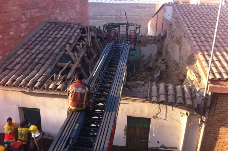 Imatge de l'esfondrament de la teulada d'una casa de Rosselló que s'estava reformant, avui 8 de setembre Imatge de l'esfondrament de la teulada d'una casa de Rosselló que s'estava reformant, avui 8 de setembre