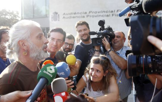 El exgerente de Imelsa Marcos Benavent, a su llegada a la Ciudad de la Justicia de Valencia, donde ha sido citado a declarar por el titular del Juzgado de Instrucción número 18, que investiga el denominado caso Imelsa El exgerente de Imelsa Marcos Benavent, a su llegada a la Ciudad de la Justicia de Valencia, donde ha sido citado a declarar por el titular del Juzgado de Instrucción número 18, que investiga el denominado caso Imelsa