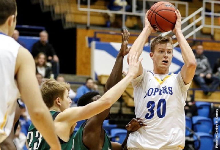 Última incorporación del Crrefour el Boulevard, el alero Connor Ryan Beranek Última incorporación del Crrefour el Boulevard, el alero Connor Ryan Beranek