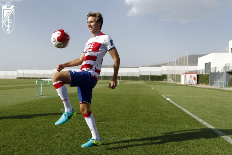 El centrocampista del Granada Sergi Samper El centrocampista del Granada Sergi Samper