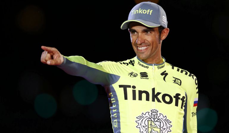 El ciclista español del equipo Tinkoff,Alberto Contador en el podio tras proclamarse el ciclista mas combativo en la Vuelta Ciclista a España 2016. El ciclista español del equipo Tinkoff,Alberto Contador en el podio tras proclamarse el ciclista mas combativo en la Vuelta Ciclista a España 2016.