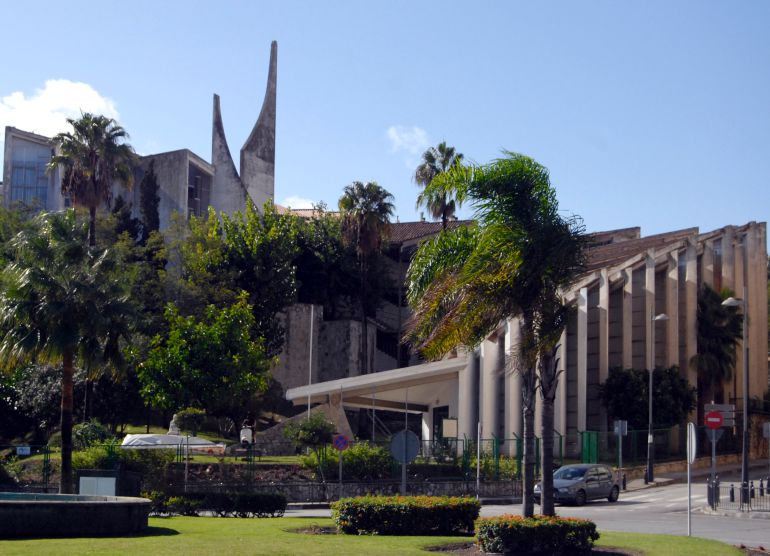Imagen del edificio que alberga la Escuela de Arte en Algeciras. Imagen del edificio que alberga la Escuela de Arte en Algeciras.