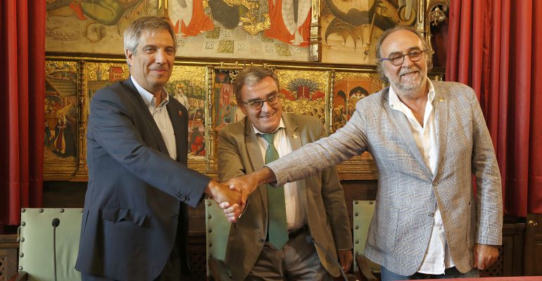 L'alcalde, Àngel Ros, juntament amb el tinent d'alcalde de Drets de les Persones Xavier Rodamilans i el gerent de Sant Joan de Déu Terres de Lleida han signat el conveni de col·laboració L'alcalde, Àngel Ros, juntament amb el tinent d'alcalde de Drets de les Persones Xavier Rodamilans i el gerent de Sant Joan de Déu Terres de Lleida han signat el conveni de col·laboració