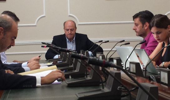 Julio Aguado, exasesor del PP y uno de las 3 personas que sí han acudido a la comisión pero obligados, por su condición de funcionario municipal Julio Aguado, exasesor del PP y uno de las 3 personas que sí han acudido a la comisión pero obligados, por su condición de funcionario municipal