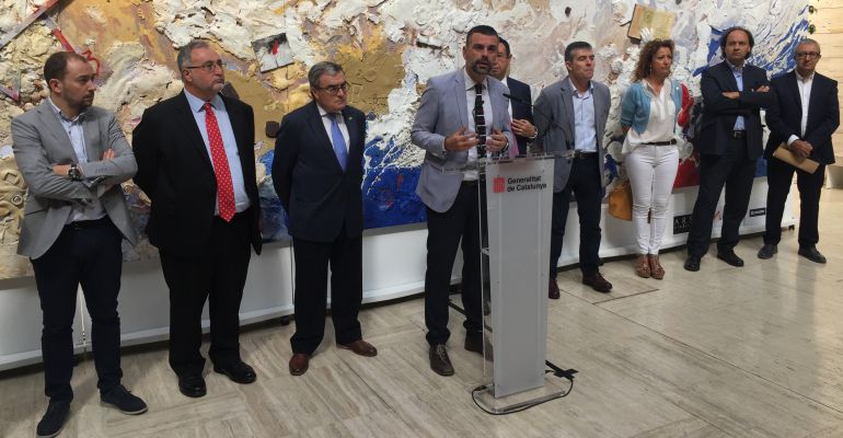 El conseller de cultura, Santi Vila, a la Biblioteca Pública de Lleida on ha presentat el programa d'actuacions en els principals equipaments patrimonials de les terres de Lleida. El conseller de cultura, Santi Vila, a la Biblioteca Pública de Lleida on ha presentat el programa d'actuacions en els principals equipaments patrimonials de les terres de Lleida.