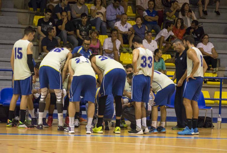 Club Ourense Baloncesto, en un tiempo muerto en Cerceda en la Copa Galicia, ante Coruña Club Ourense Baloncesto, en un tiempo muerto en Cerceda en la Copa Galicia, ante Coruña
