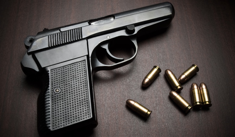 Benavent quiso comprar una pistola Benavent quiso comprar una pistola