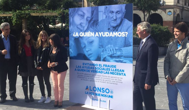 Los candidatos por Bizkaia han celebrado un acto en la Herriko Plaza de Barakaldo Los candidatos por Bizkaia han celebrado un acto en la Herriko Plaza de Barakaldo