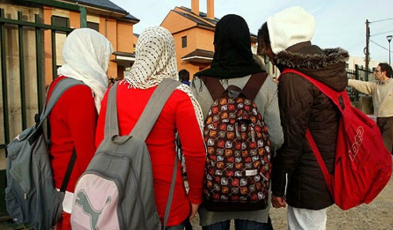 Los directores aplican la lógica con el “hiyab”, a la espera de la normativa de Consellería Los directores aplican la lógica con el “hiyab”, a la espera de la normativa de Consellería