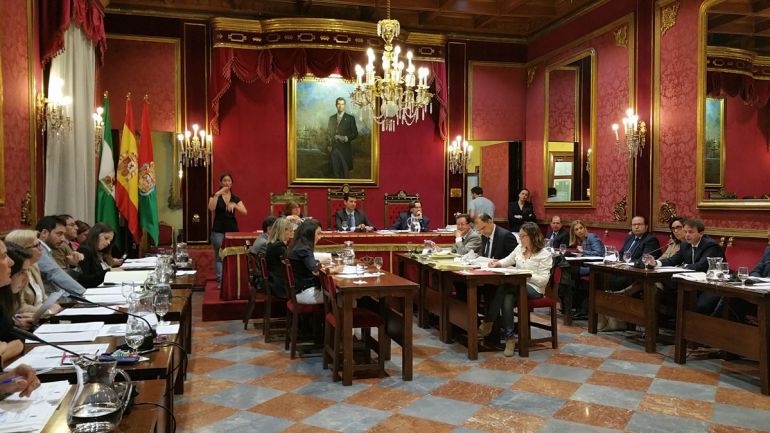 Imagen de archivo del pleno del Ayuntamiento de Granada Imagen de archivo del pleno del Ayuntamiento de Granada