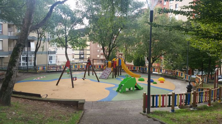 Se van renovando los parques infantiles de la ciudad
