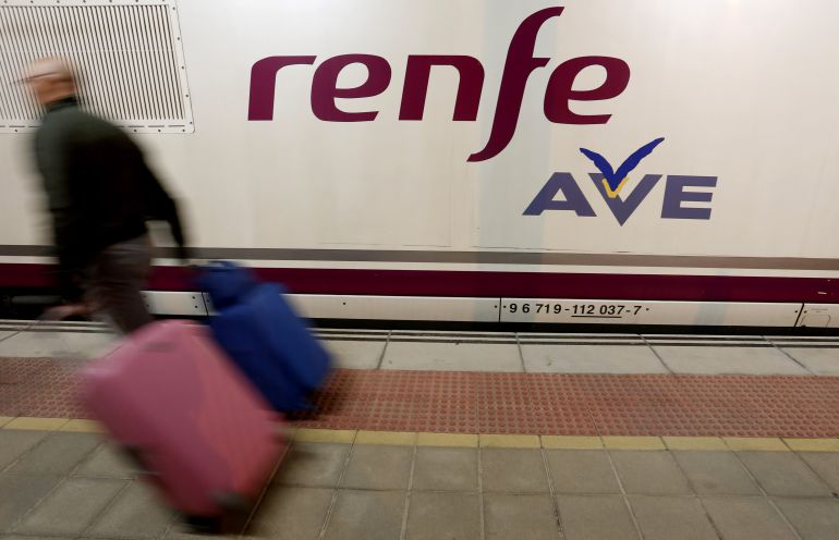 3,8 millones de usuarios en el primer año de AVE Madrid-Palencia-León 3,8 millones de usuarios en el primer año de AVE Madrid-Palencia-León