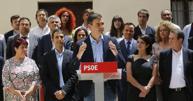 El alcalde de Alcalá de Henares: "Pedro Sánchez es el secretario general y debe hablar la militancia" El alcalde de Alcalá de Henares: "Pedro Sánchez es el secretario general y debe hablar la militancia"