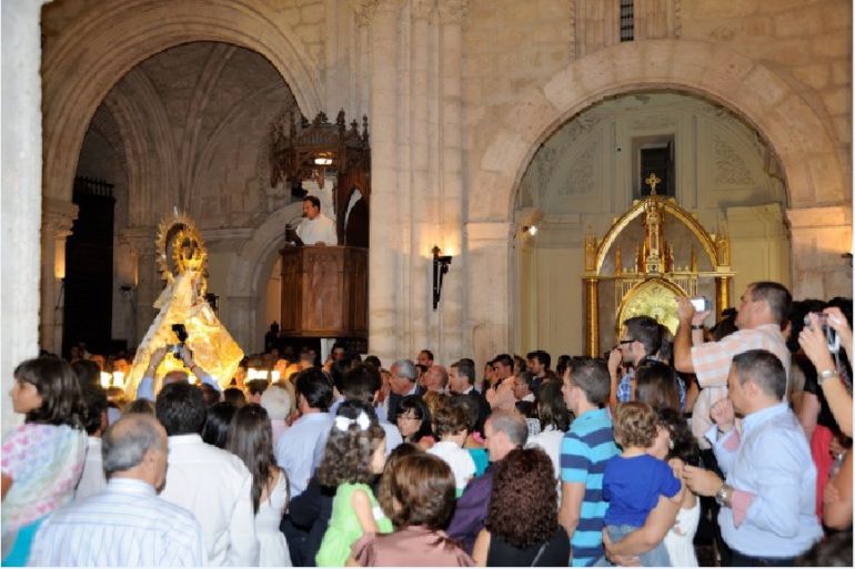 Imagen de la misa de la Virgen de la Peña, en Brihuega Imagen de la misa de la Virgen de la Peña, en Brihuega