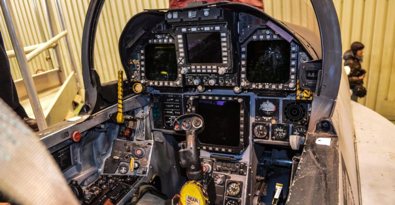 Tecnobit moderniza los cazas EF18 españoles Tecnobit moderniza los cazas EF18 españoles